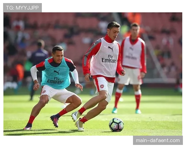 科隆边路漏洞复盘:许伯斯缺阵导致防守空当被对手利用